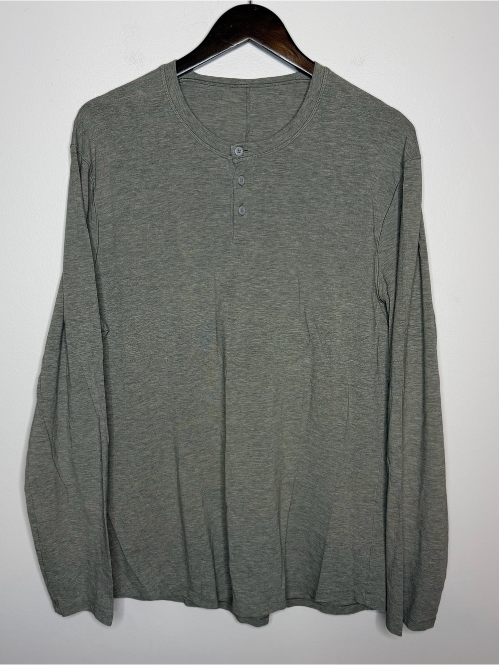 Lululemon 5 Year Basic Long Sleeve Heathered Gray Henley Mens L/XL - Picture 3 of 6